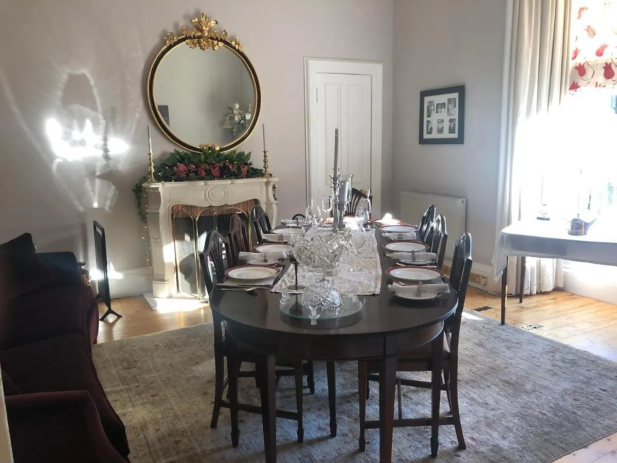 Claremont House Bed & Breakfast Edinburgh 5*,  Birleşik Krallık