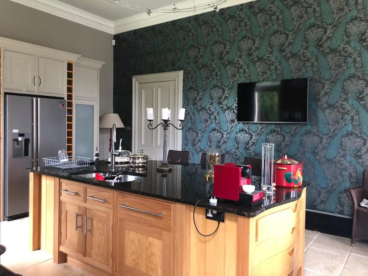 Claremont House Bed & Breakfast Edinburgh 5*,  Birleşik Krallık