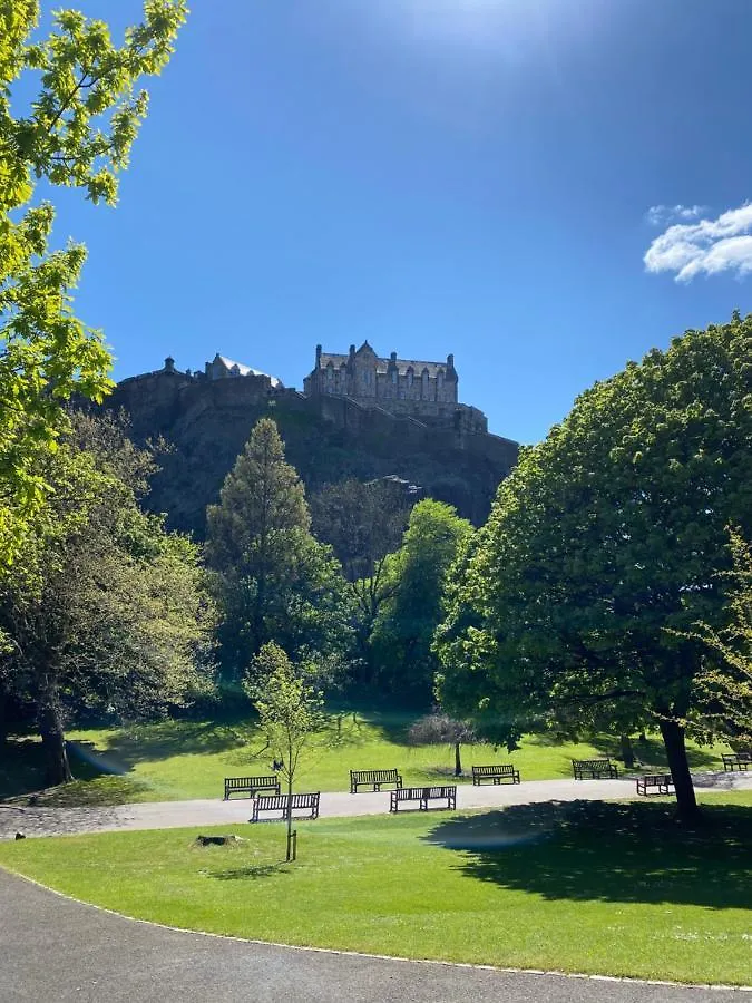 Claremont House Bed & Breakfast Edinburgh 5*,